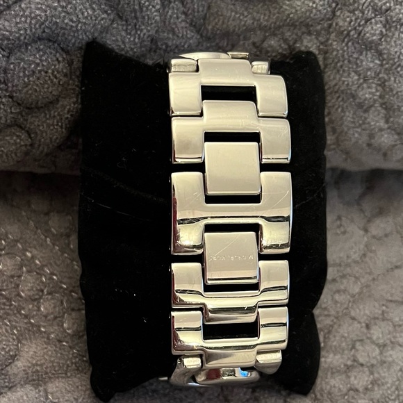 Michael Kors women watch - Picture 3 of 3